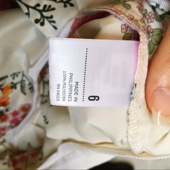 Old Navy Silky Pleated Floral Skirt 💐 - Picture 5 of 5